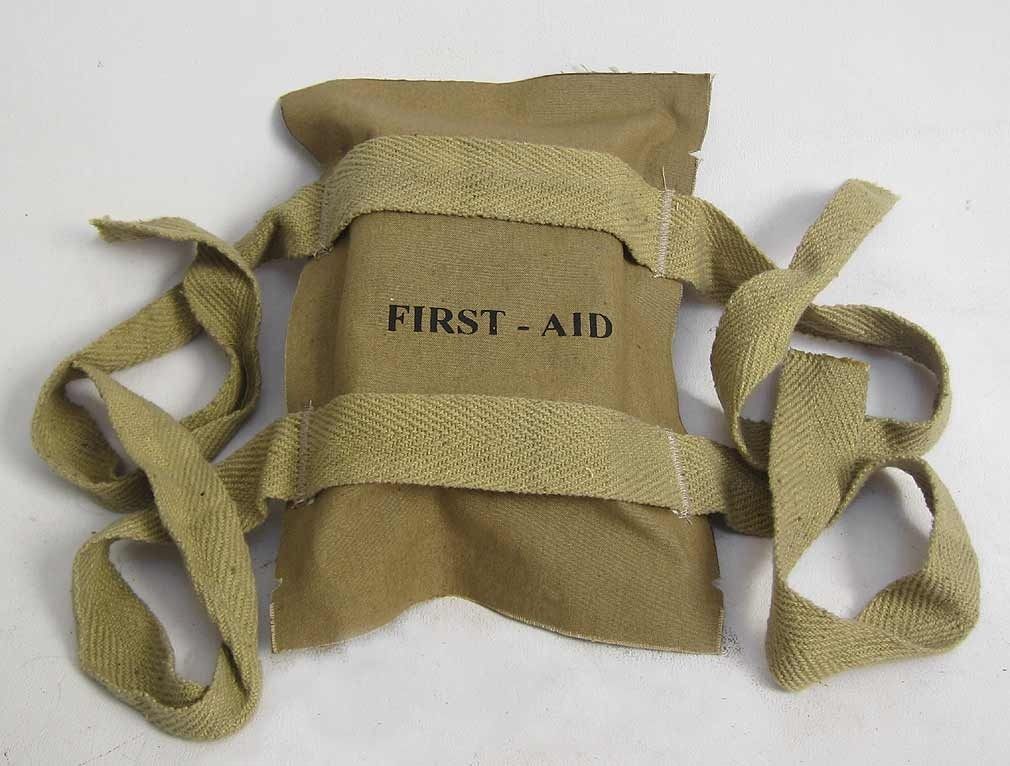 US First Aid Packet Pack Paratrooper WW2 USA Airborne M1 M2 M1C Helmet